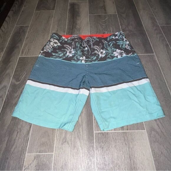 Men's Goodfellow & Co Blue & Grey Hawaiian Print Swimsuit - Picture 2 of 8
